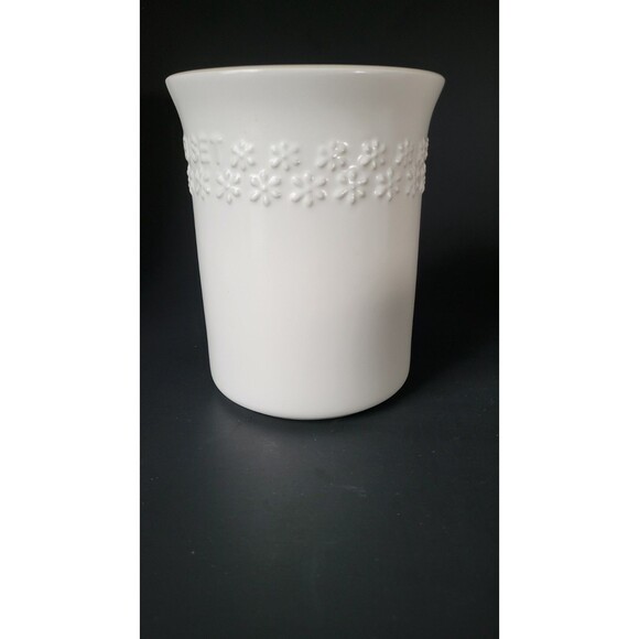 LE CREUSET "Fleur" Small Quart Size Utensil Crock Cotton White With Flowers - Picture 2 of 9